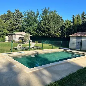 https://avignon-joli-chalet-en-campagne-tres-proche-de-la-ville.fr-provencehotel.com